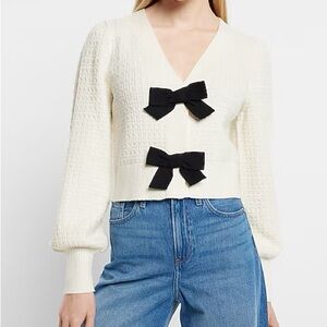 Set of Bow Button Front Cardigan & Scallop Tipped Cropped Sweater Tank / XL